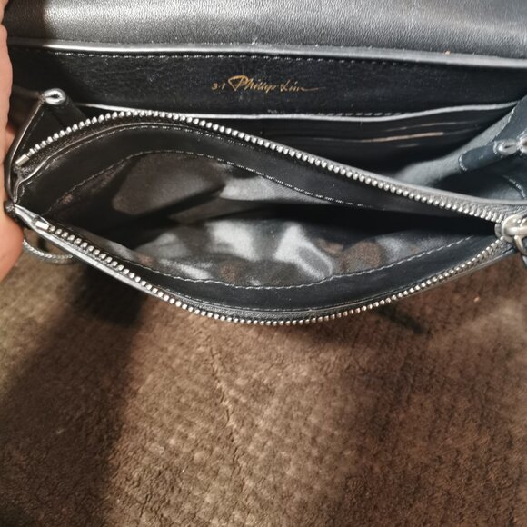 Black/Silver Organizer Crossbody EUC #243 - Picture 9 of 15